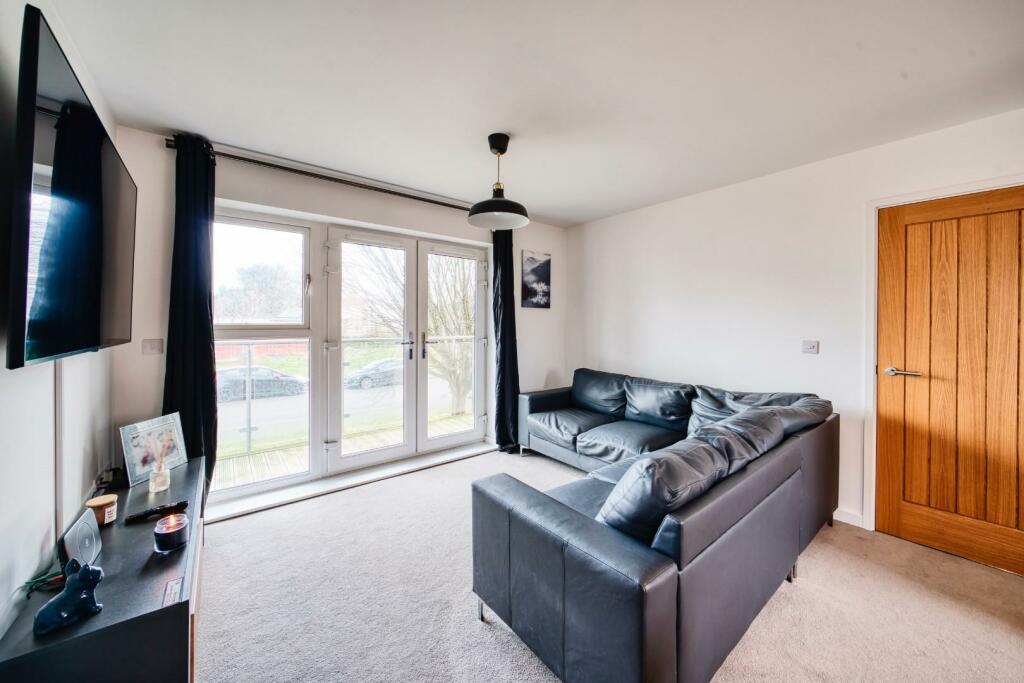 Additional image 6 of Modern first floor apartment in central Yatton