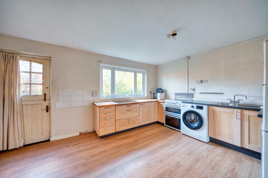 Additional image 15 of Three bedroom family home, situated in a quiet cul-de-sac within the popular village of Congresbury