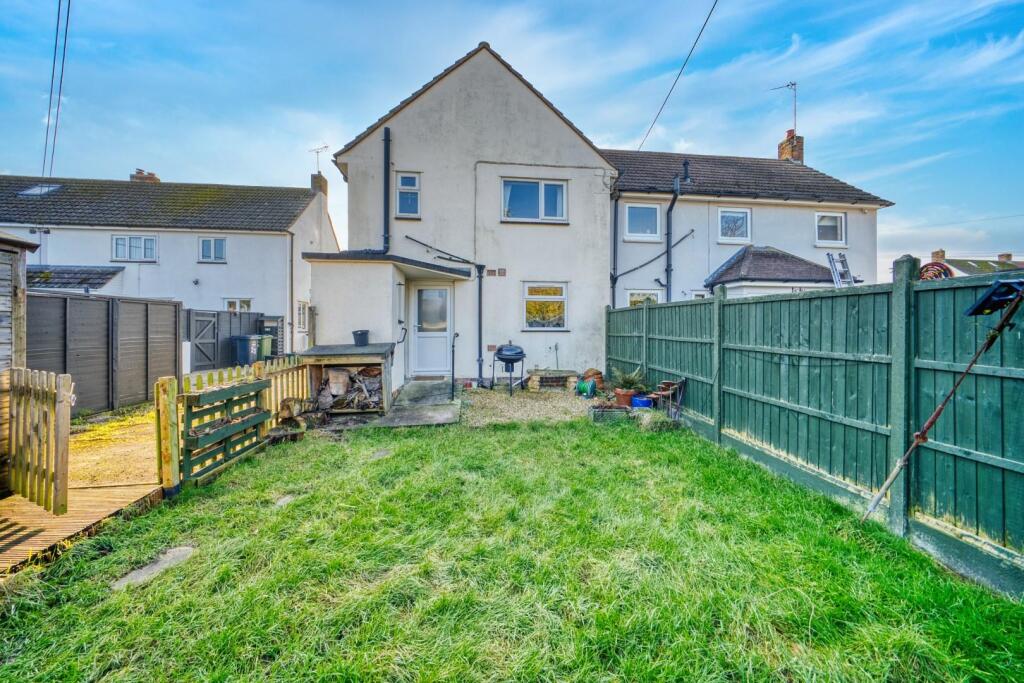 Additional image 12 of Spacious 1950s two bedroom home in Locking Village