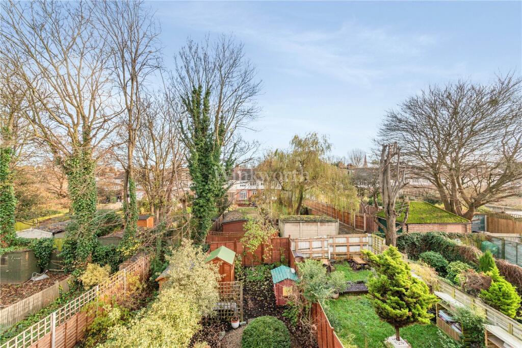 Additional image 6 of Vicarage Drive, Beckenham, BR3