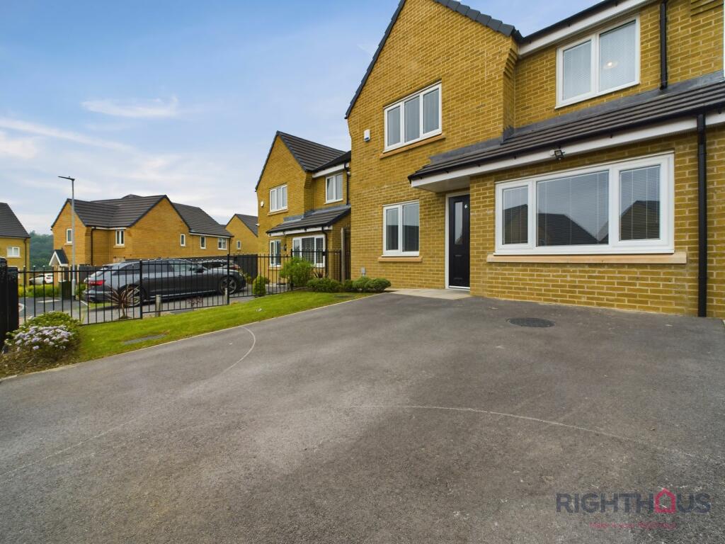 Additional image 16 of Meadow Walk Drive, Bradford, BD2