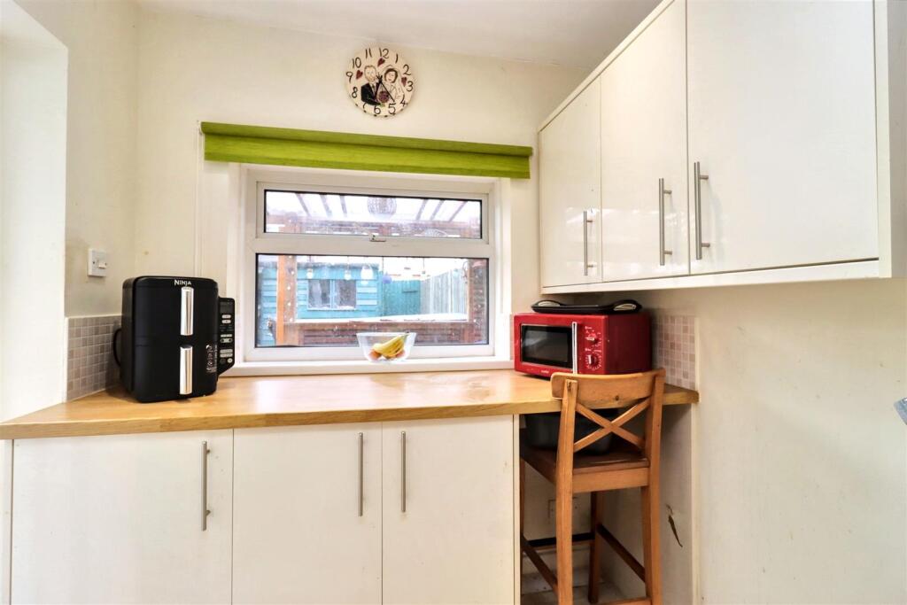 Additional image 12 of Short walk to Clevedon Town Centre