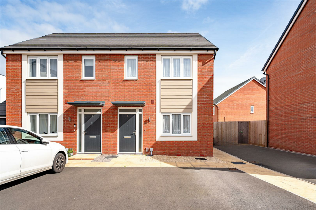 Additional image 17 of Lord Way, Locking Parklands - IMMACULATE