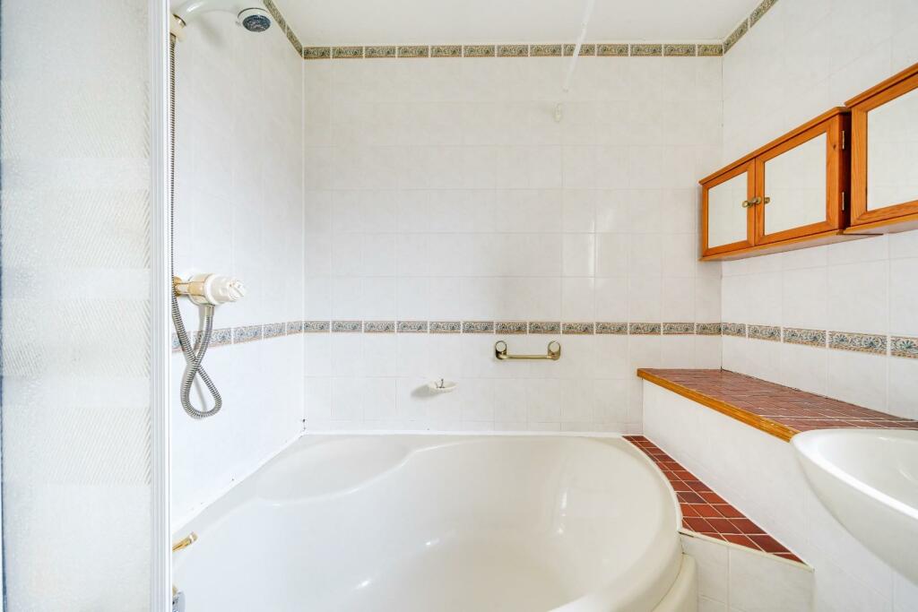 Additional image 15 of Extended family home in Yatton village