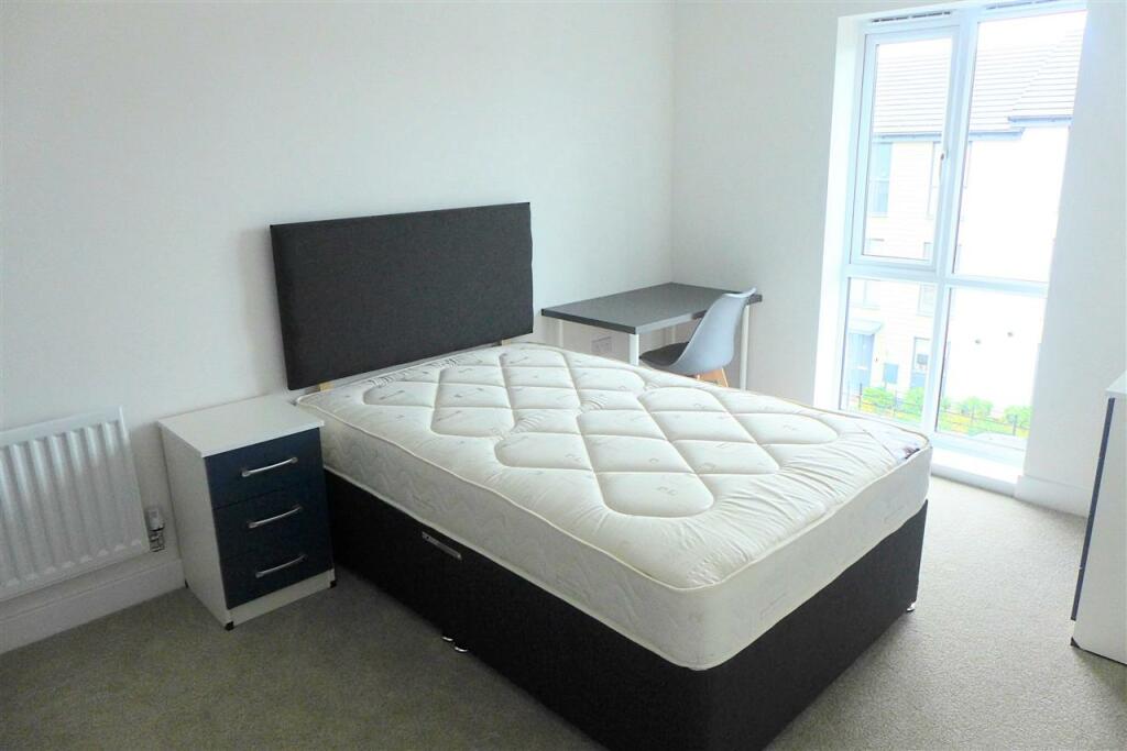 Clover Way, Stoke Gifford, Bristol photo 2