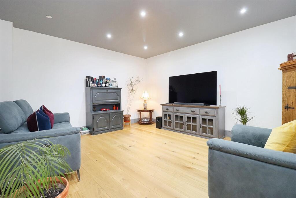 Additional image 5 of Beautifully converted barn in East Clevedon