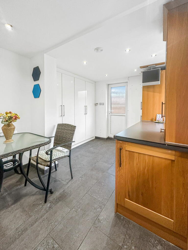 Additional image 11 of Merewood Close, Bromley, BR1 2AN