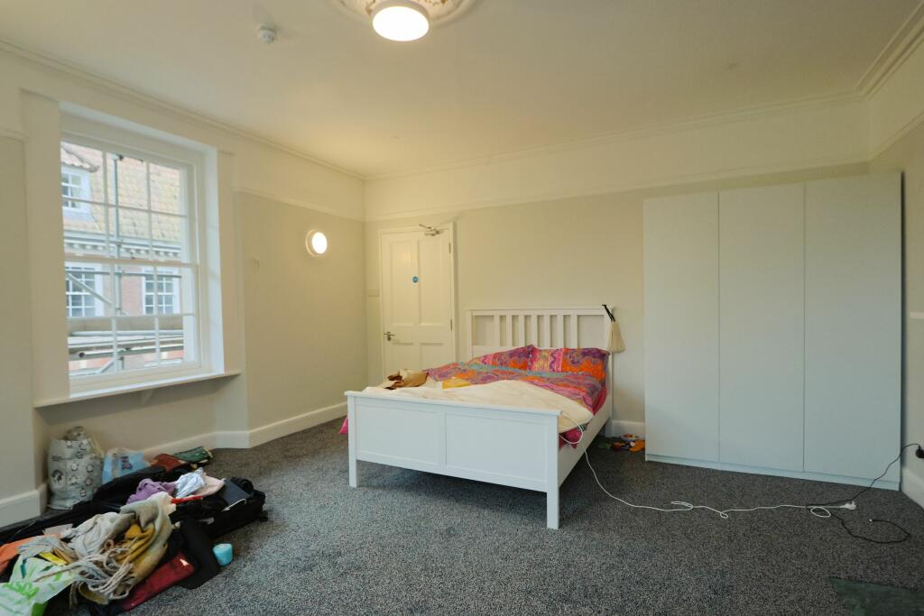 Additional image 5 of Queens Square