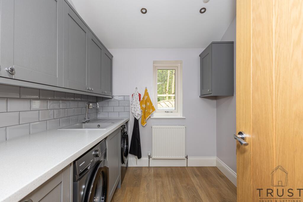 Additional image 14 of Manor Park Gardens, Gomersal BD19 4BA