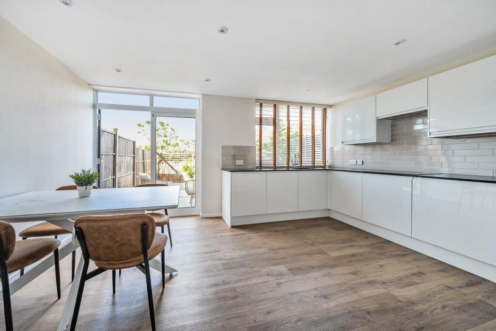 Additional image 16 of Holmdene Close, Beckenham