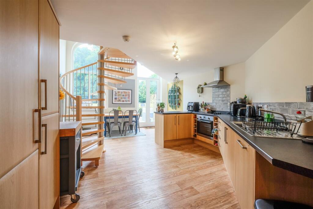 Additional image 3 of Latham Lane, Gomersal, Cleckheaton