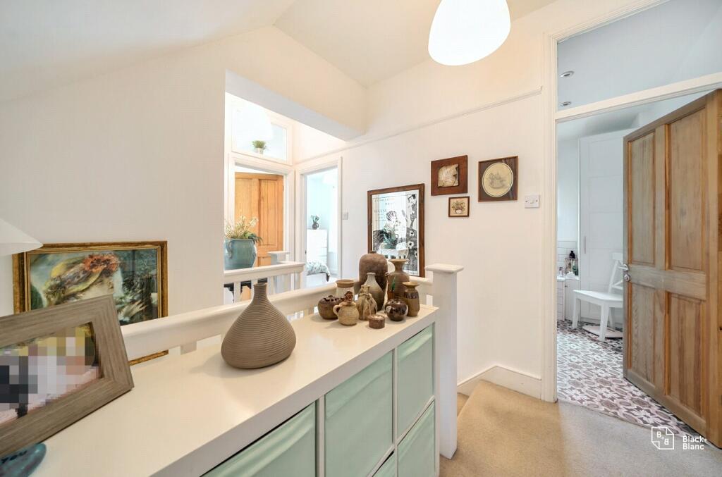 Additional image 23 of Hawes Lane, West Wickham, BR4