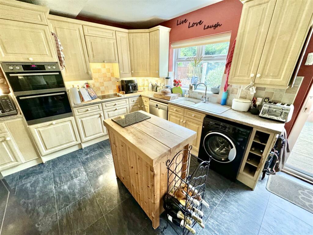 Additional image 6 of Davin Crescent, Pill