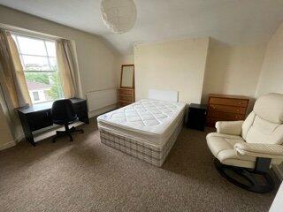 Additional image 10 of Ref 004 – Hampton Road Top floor flat