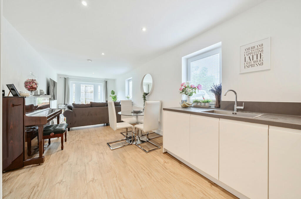 Additional image 2 of Cottonwood Close, Farnborough, Orpington, Kent, BR6