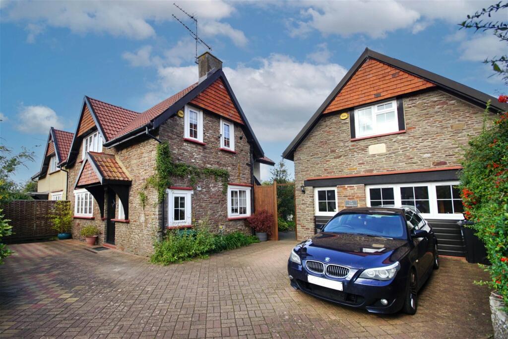 Stunning 4 Bedroom Cottage With Equally Stunning 2 Double Bedroom Detached Annexe, Winterbourne