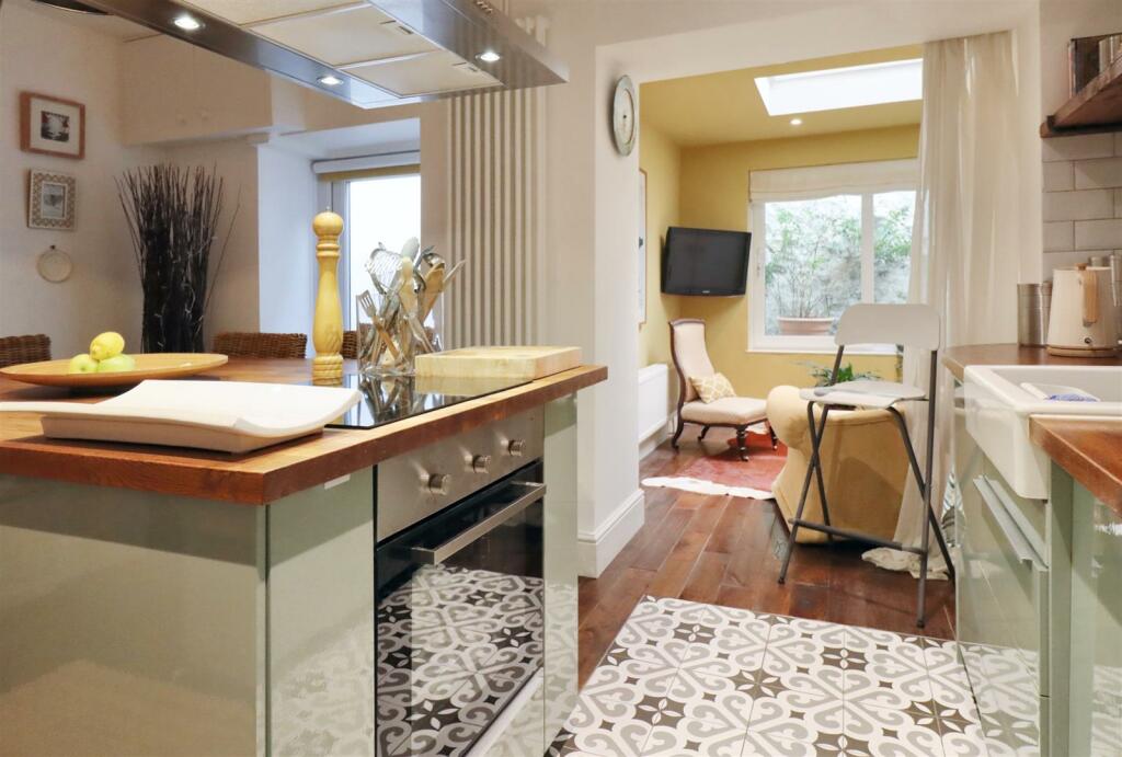 Additional image 7 of Elevated location with views across Clevedon