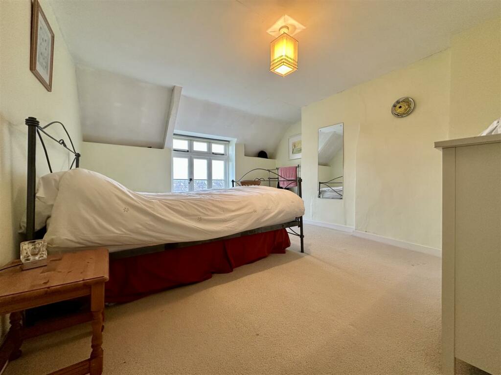 Additional image 32 of Townsend