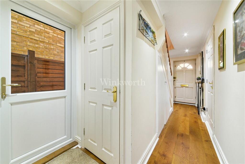 Additional image 5 of Vicarage Drive, Beckenham, BR3