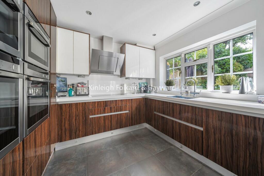 Additional image 13 of Pickwick Way, Chislehurst