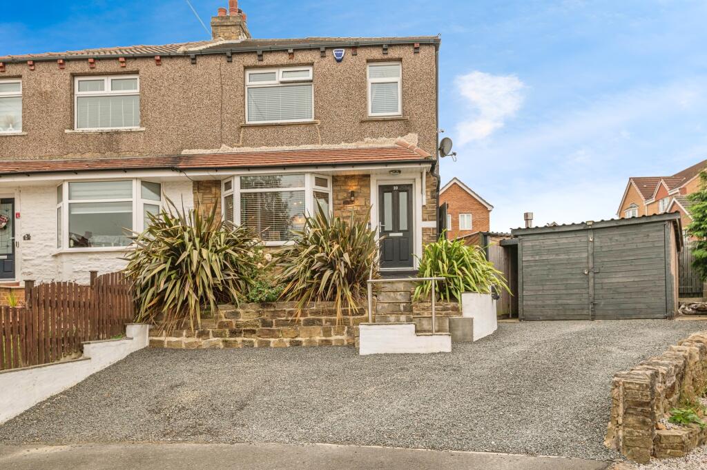 Primary image of Laburnum Grove, Gomersal, Cleckheaton, West Yorkshire, BD19