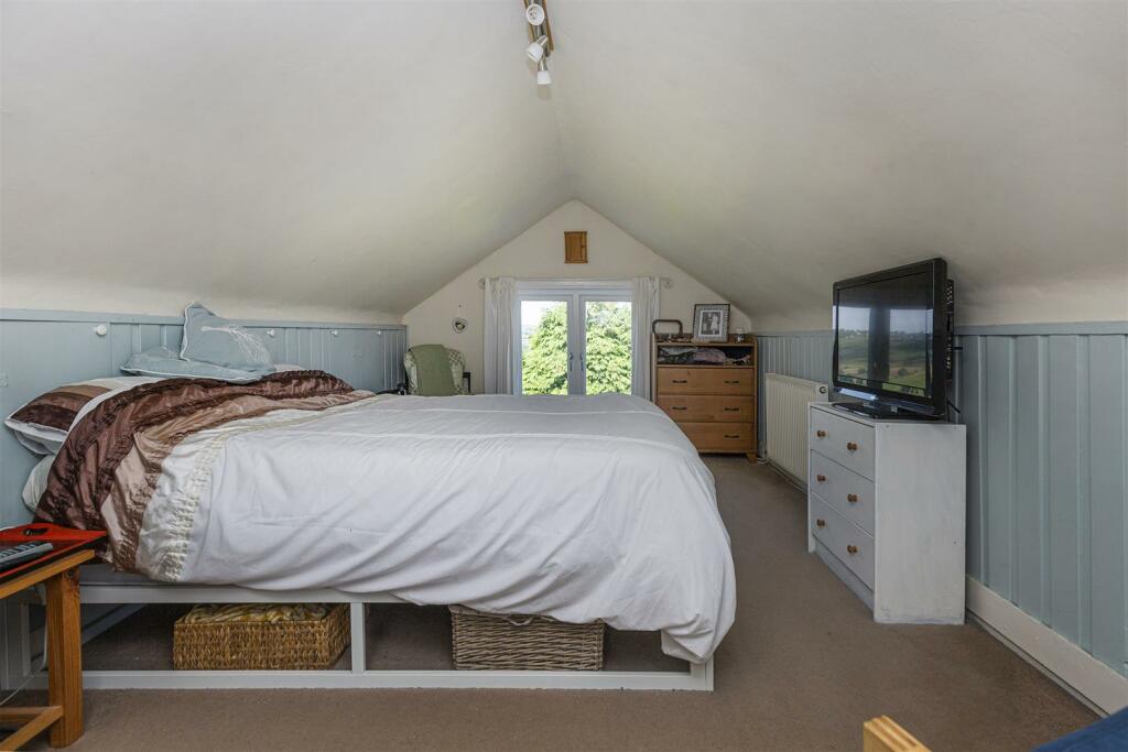 Additional image 11 of Back Lane, Queensbury