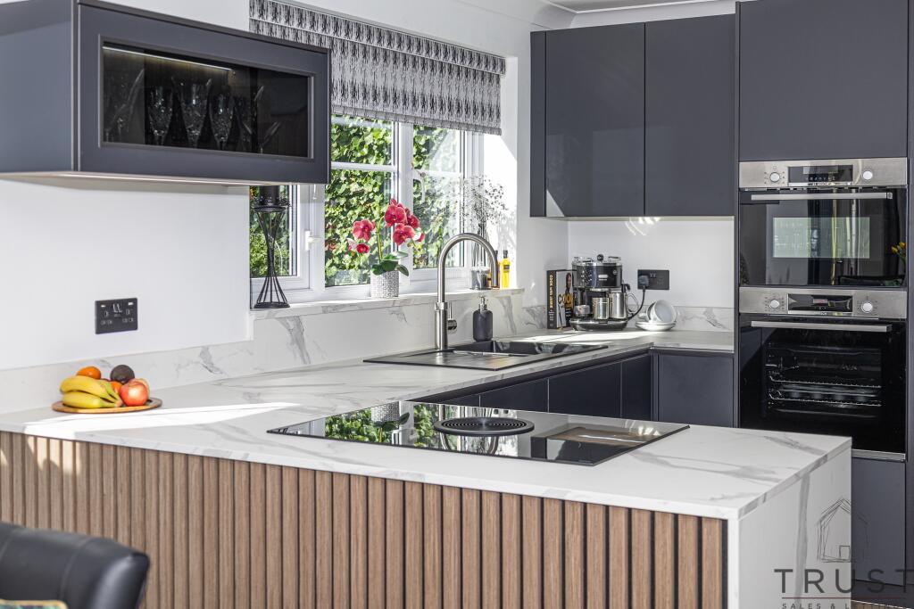 Additional image 2 of Pyenot Gardens, Cleckheaton