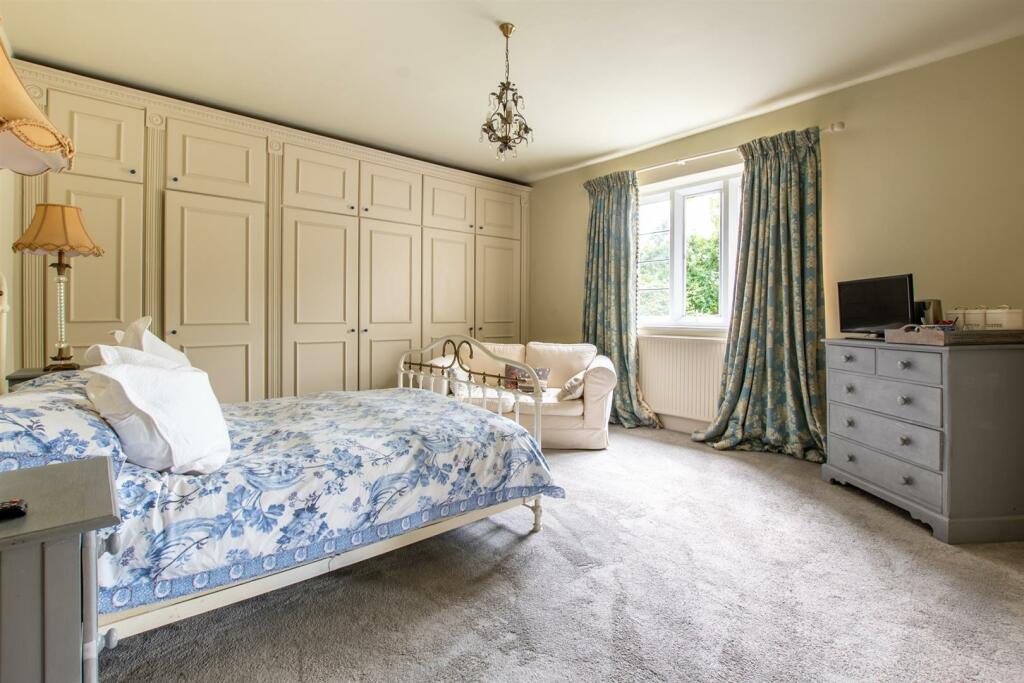 Additional image 17 of Edge of Keynsham, adjoining countryside