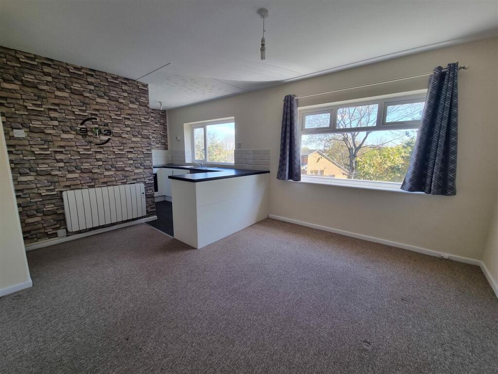 Additional image 4 of Cedar Close, Oldland Common