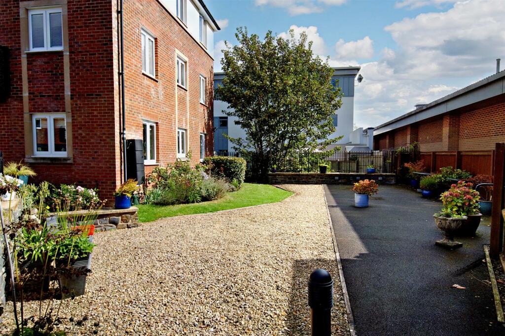 Additional image 16 of Coleridge Court, Clevedon, BS21 6FL