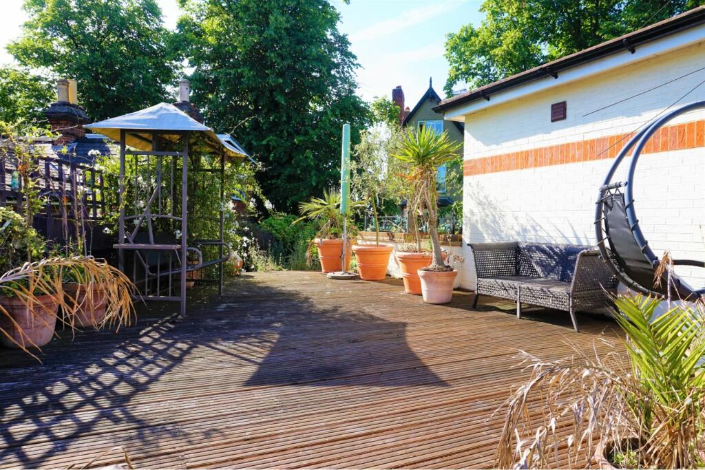 Additional image 28 of Susan Wood, chislehurst, BR7