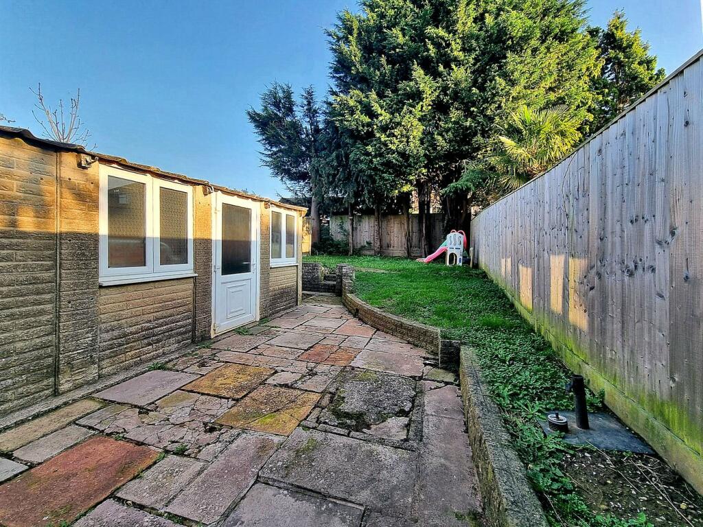 Additional image 3 of Thicket Walk, Thornbury, BS35