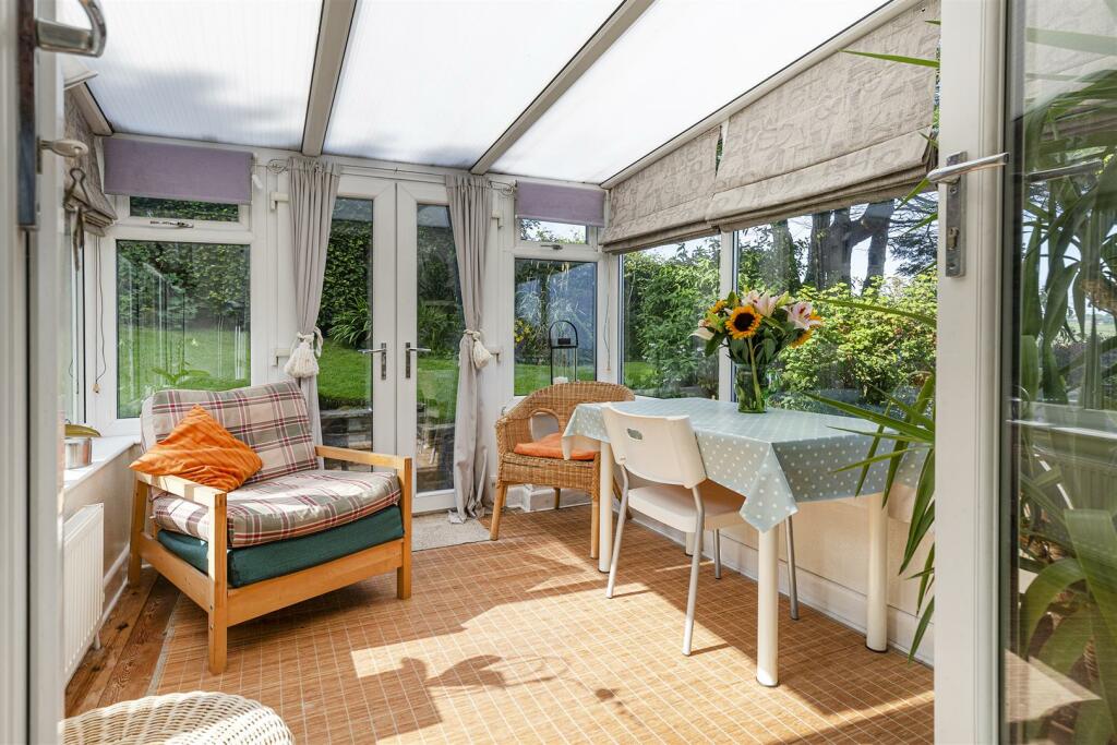 Additional image 23 of Back Lane, Queensbury