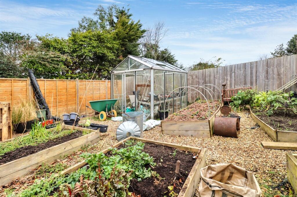 Additional image 18 of Nestled along a much admired Road in Upper Clevedon.