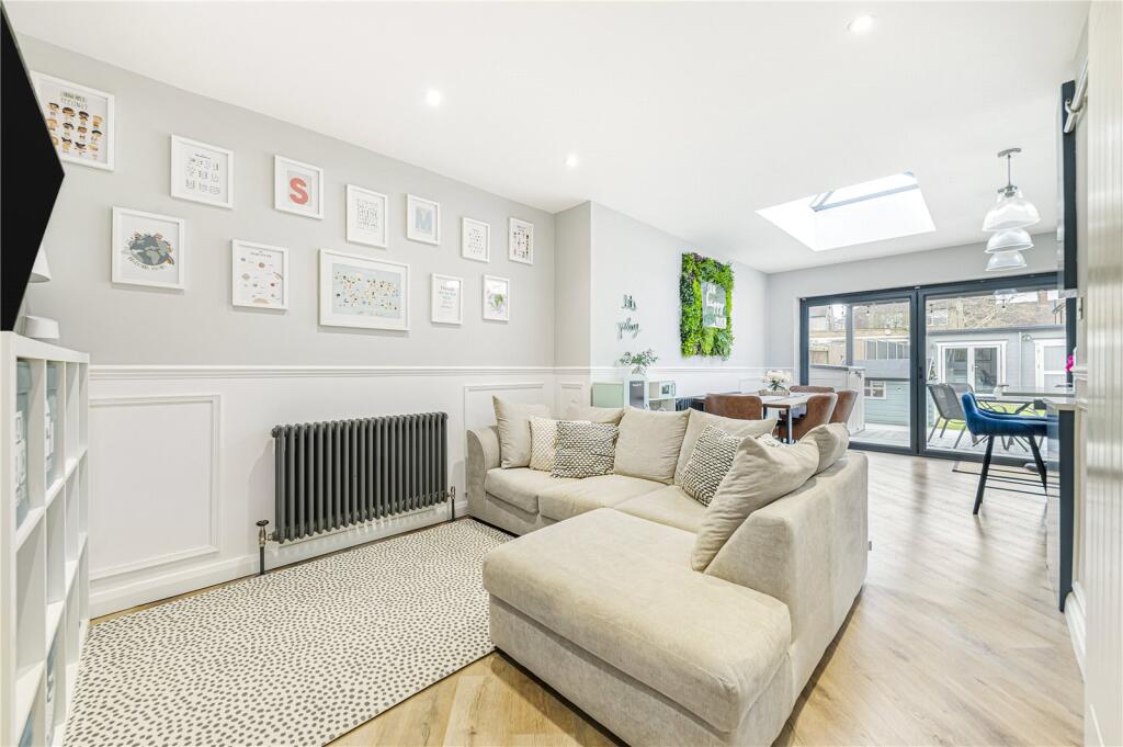 Additional image 4 of Hayes Wood Avenue, Bromley, BR2