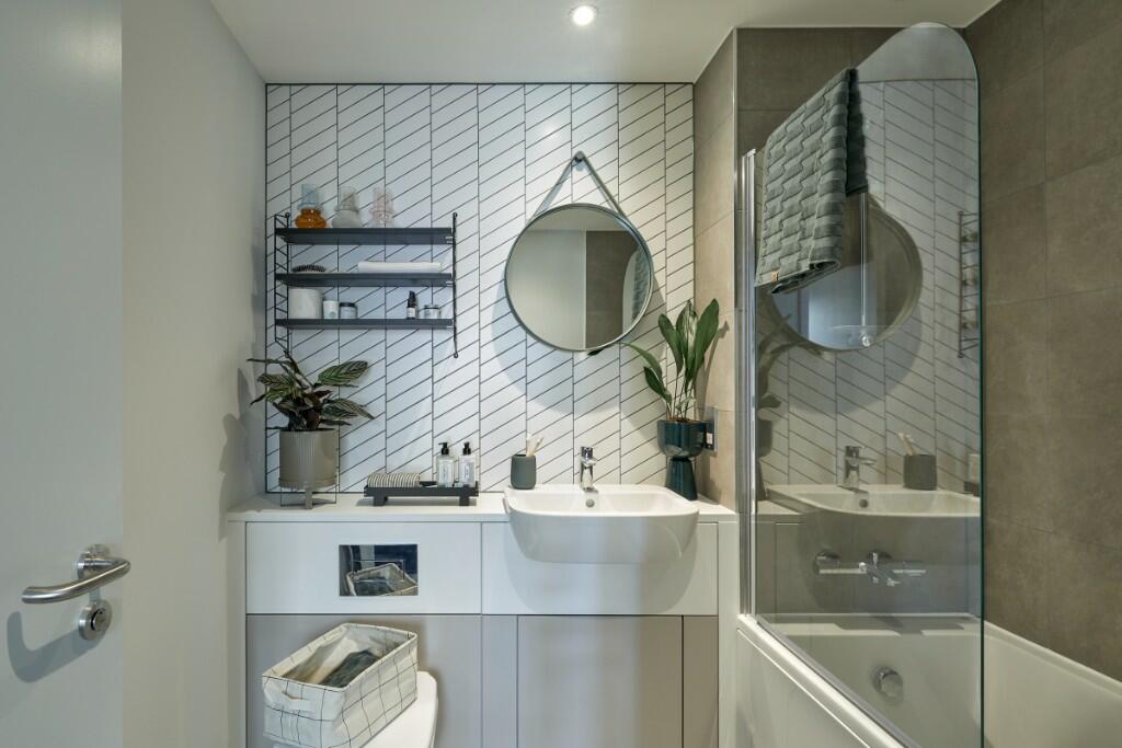 Additional image 4 of 114 DOVETAIL