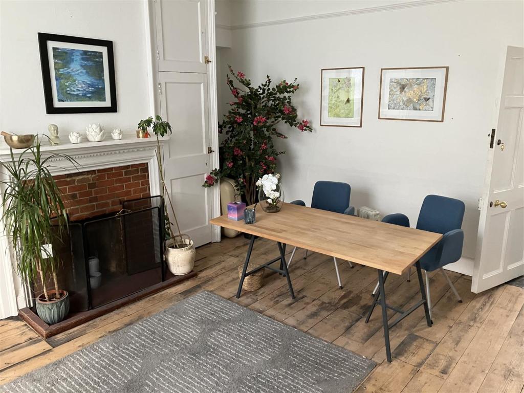 Additional image 8 of High Street, Steyning