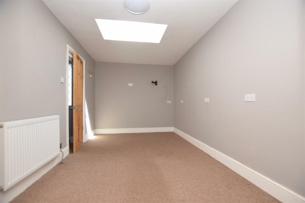 Additional image 4 of 18570771, Conygre Road