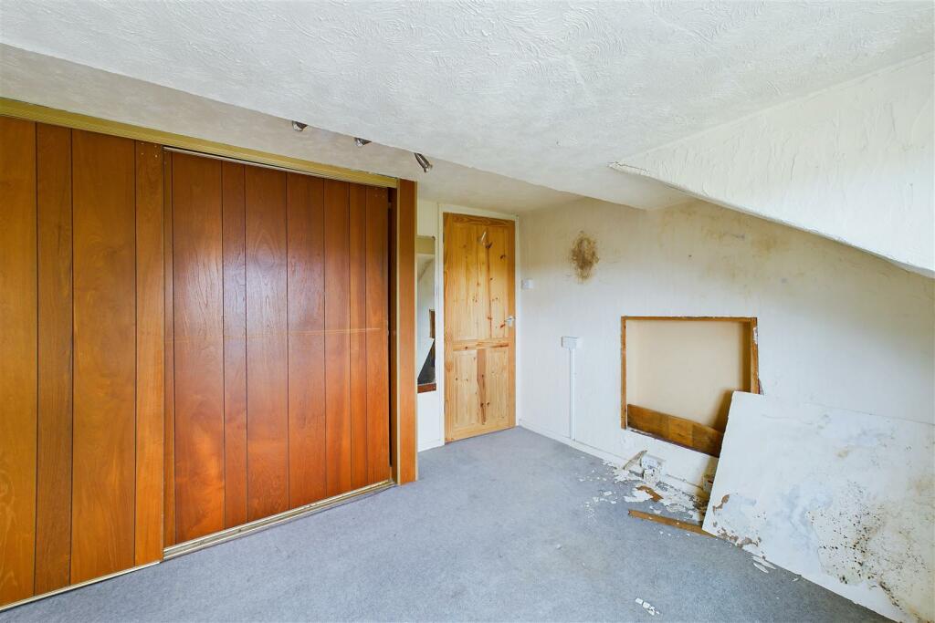 Additional image 16 of HOUSE | BASIC UPDATING | WRAXALL