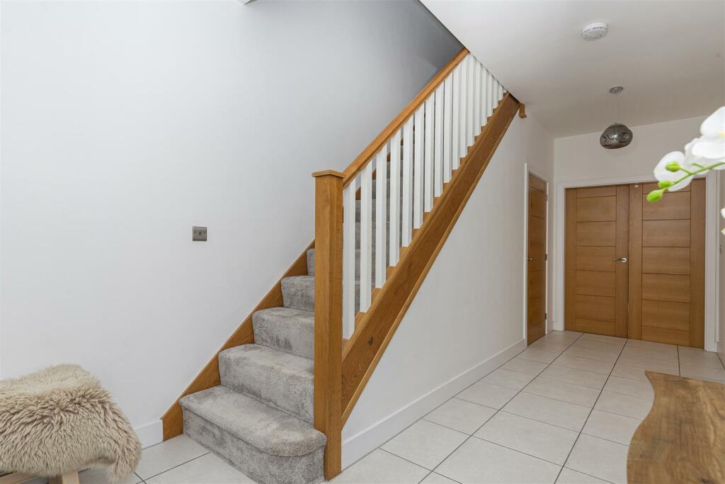 Additional image 17 of Snelsins Road, Cleckheaton