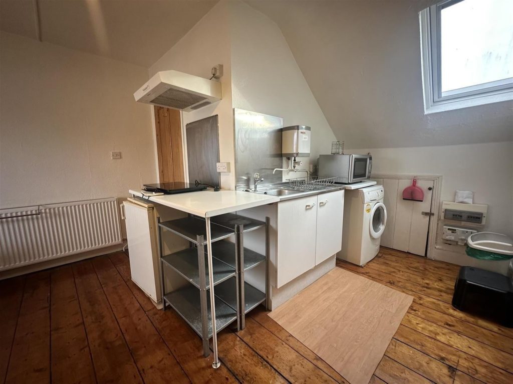 Additional image 8 of North View