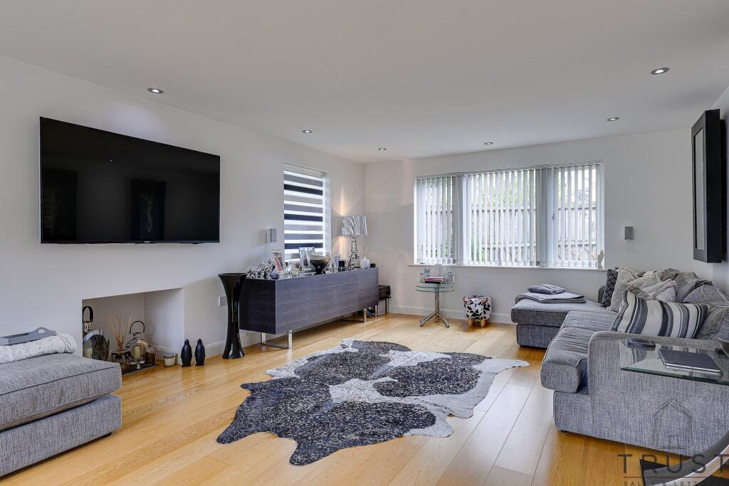 Additional image 13 of Bradford Road, Birkenshaw