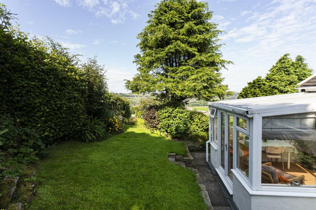 Additional image 15 of Back Lane, Queensbury