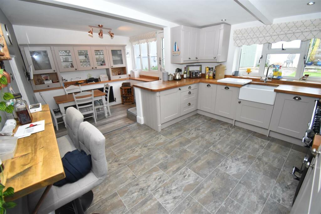 Additional image 6 of Clevedon Road, Weston-In-Gordano