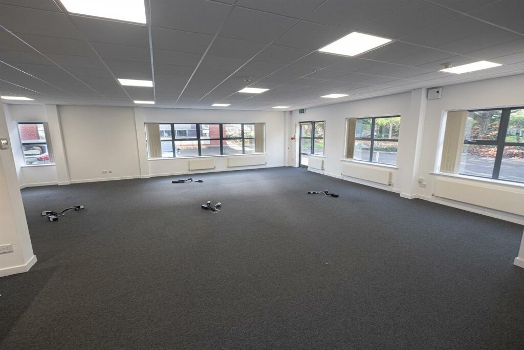Additional image 13 of FREEHOLD OFFICE BUILDING | BS20