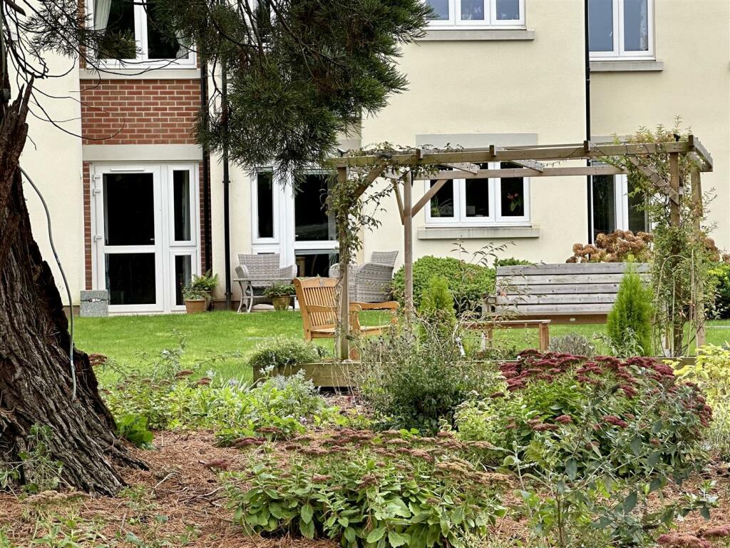 Additional image 26 of Alexandra Lodge, Stokefield Road, Thornbury