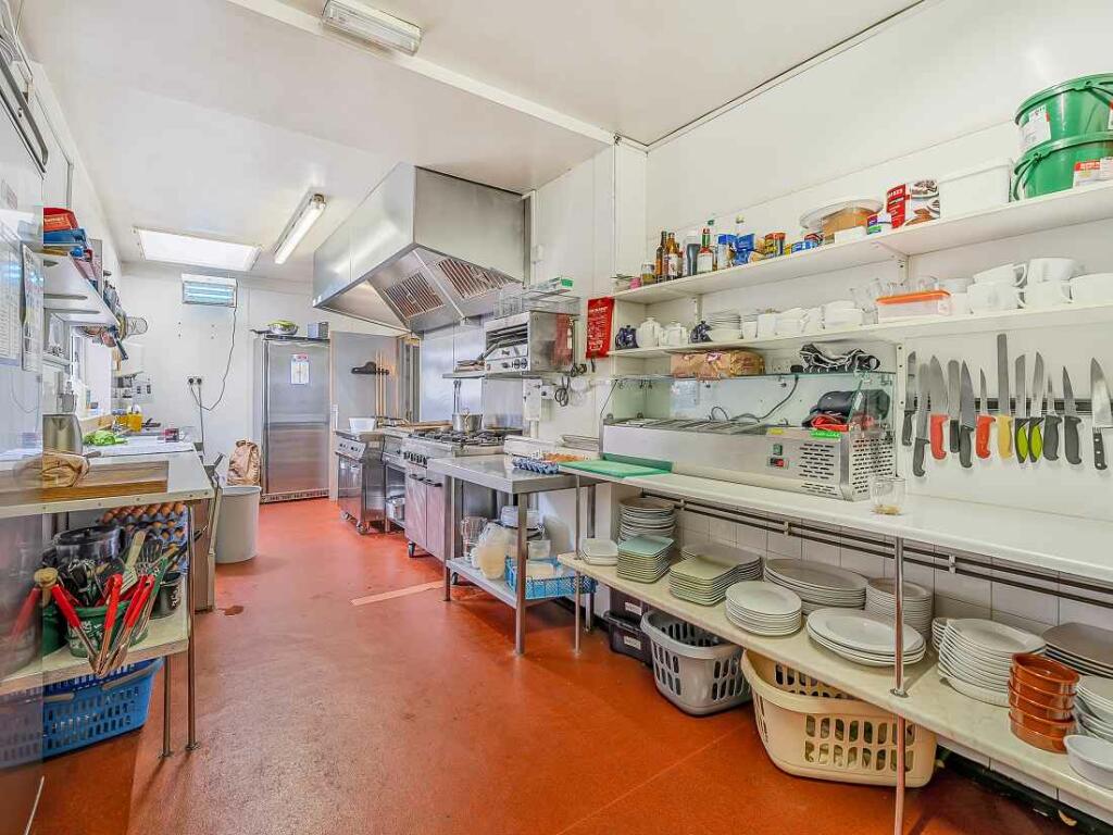 Additional image 5 of W-420581 - Wheatsheaf, 7 Chapel Street, Thornbury BS35 2BJ