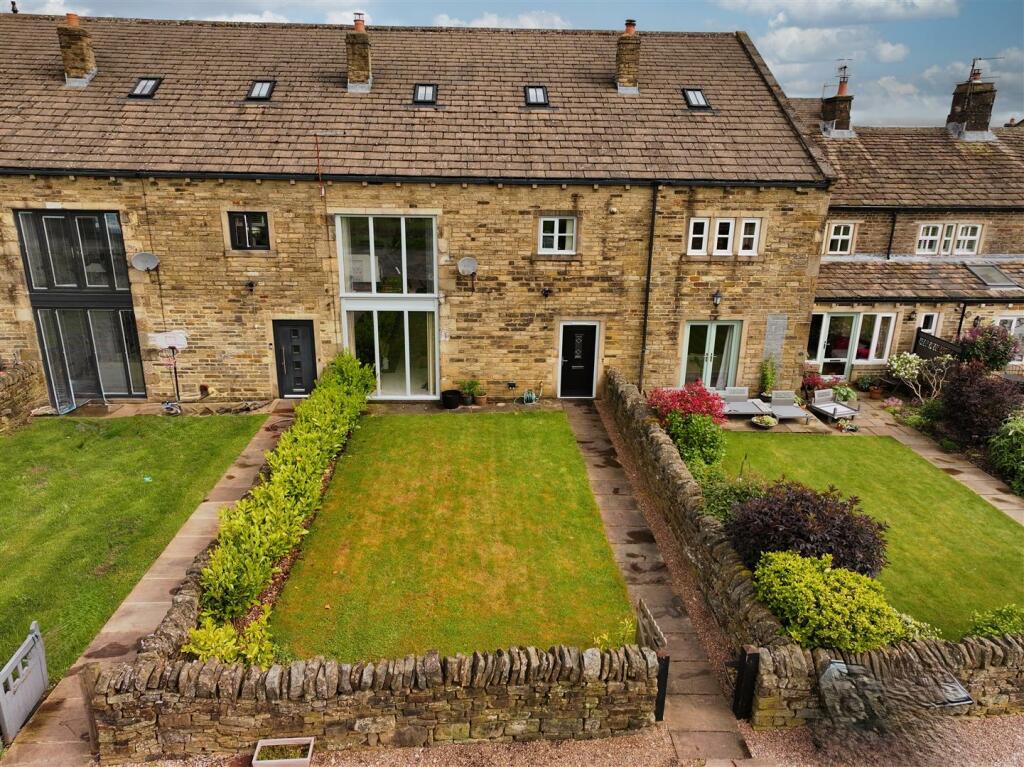 7, Denholme House Farm Drive, Denholme, Bradford, BD13 4AB