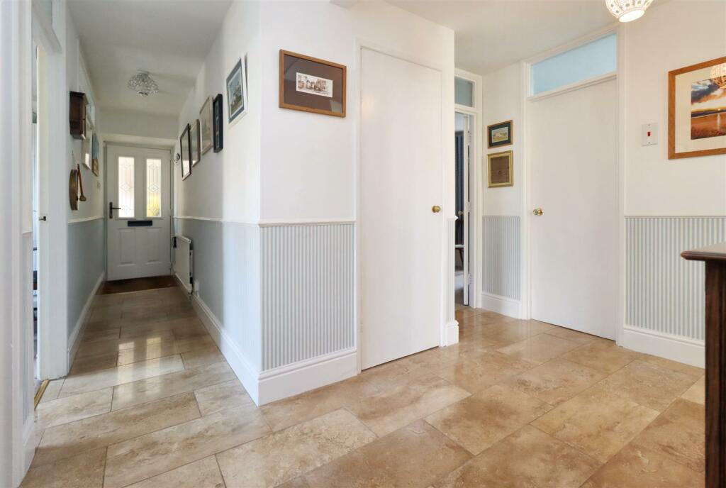 Additional image 8 of Prime location almost immediate to Clevedon Seafront