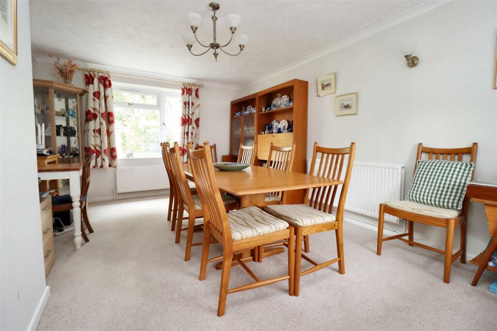 Additional image 4 of Position close to Clevedon Town Centre